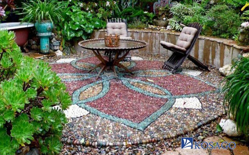 Gạch mosaic lát sân vườn