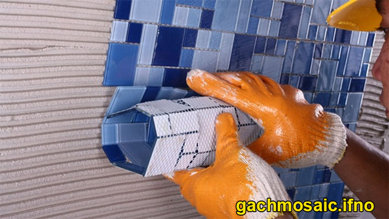 Keo dán gạch mosaic giúp gạch dính chắc trên tường